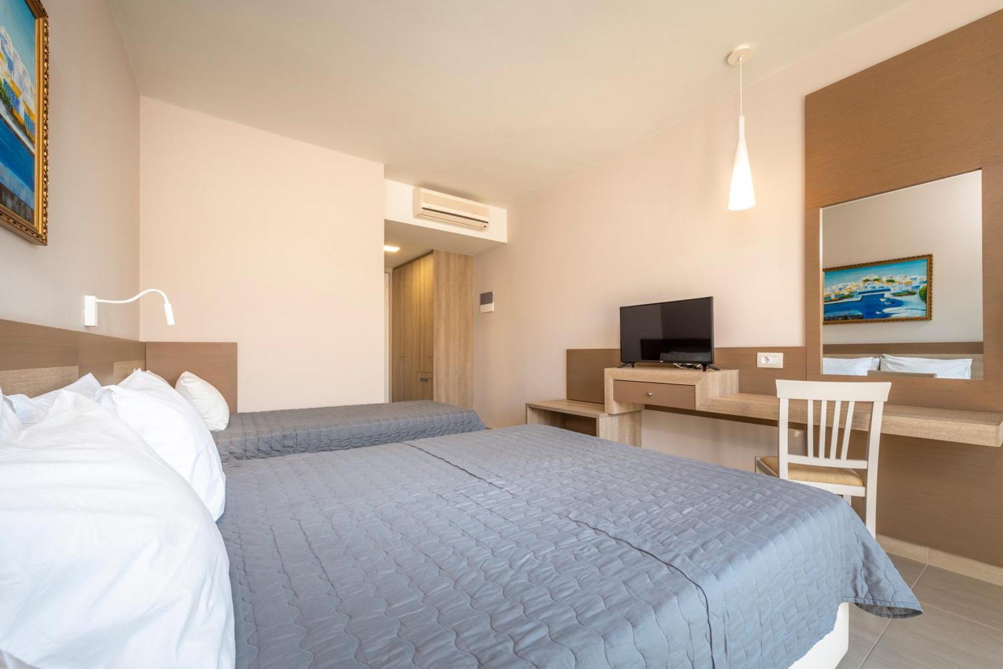 Hotel Esperia 马尔马里 外观 照片